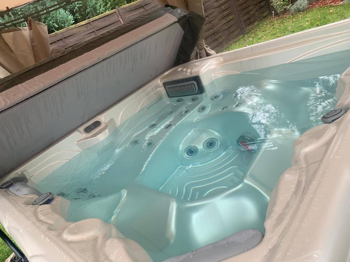 Gunarasi Villa Jacuzzival Dombóvár Екстериор снимка