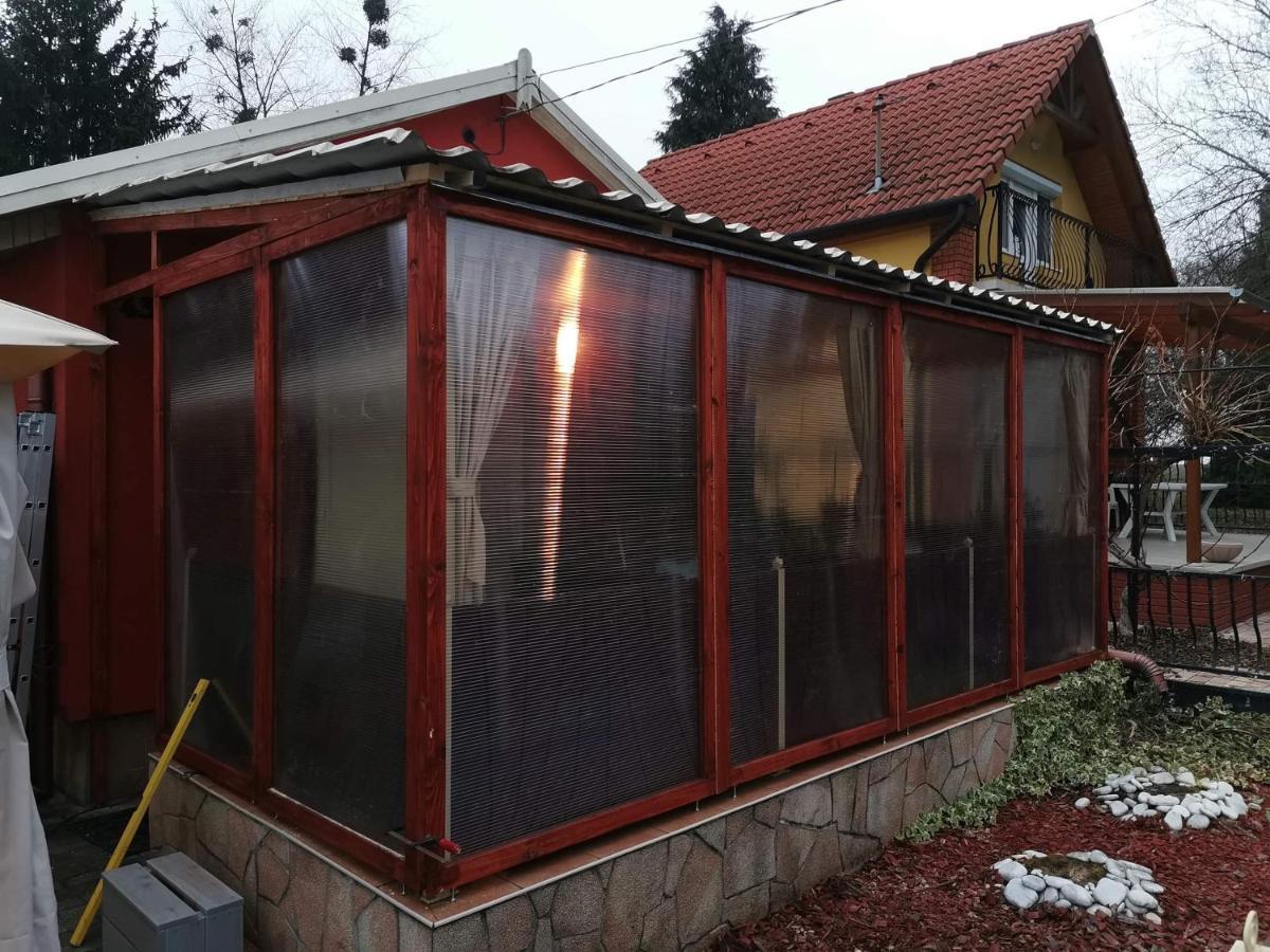 Gunarasi Villa Jacuzzival Dombóvár Екстериор снимка