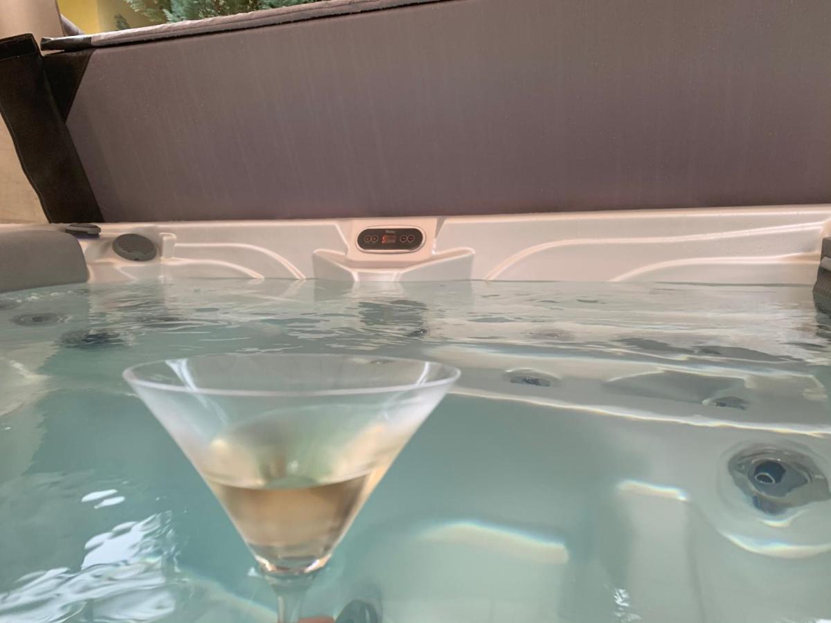Gunarasi Villa Jacuzzival Dombóvár Екстериор снимка
