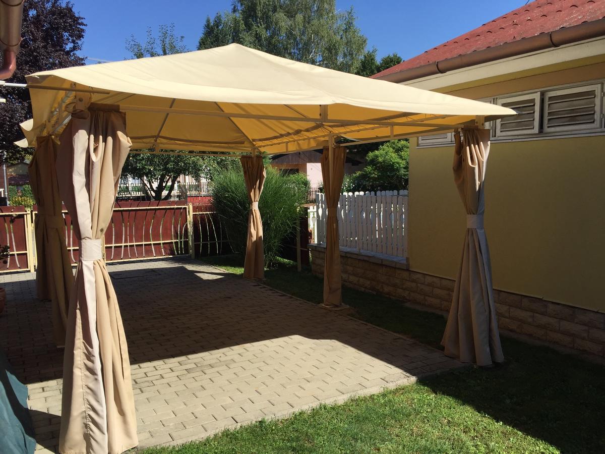 Gunarasi Villa Jacuzzival Dombóvár Екстериор снимка