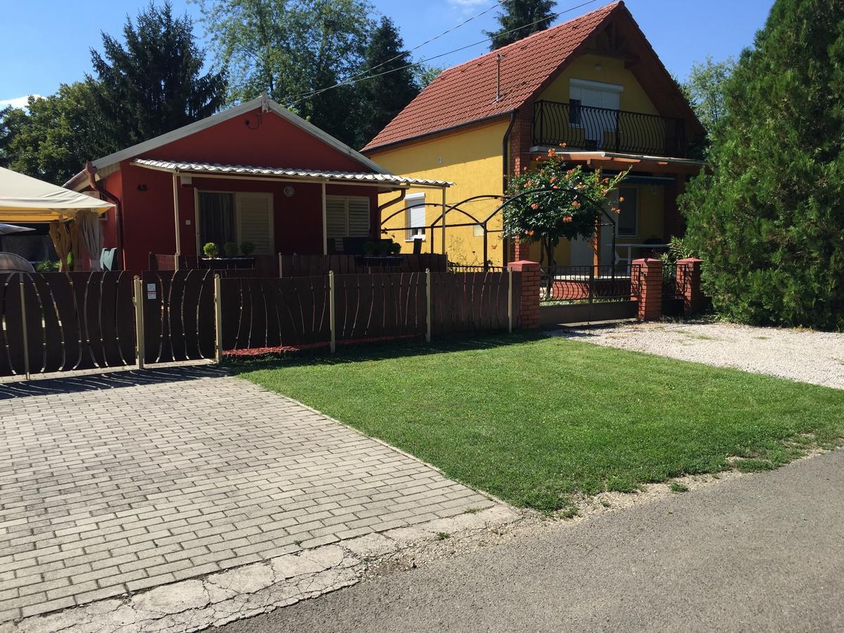 Gunarasi Villa Jacuzzival Dombóvár Екстериор снимка