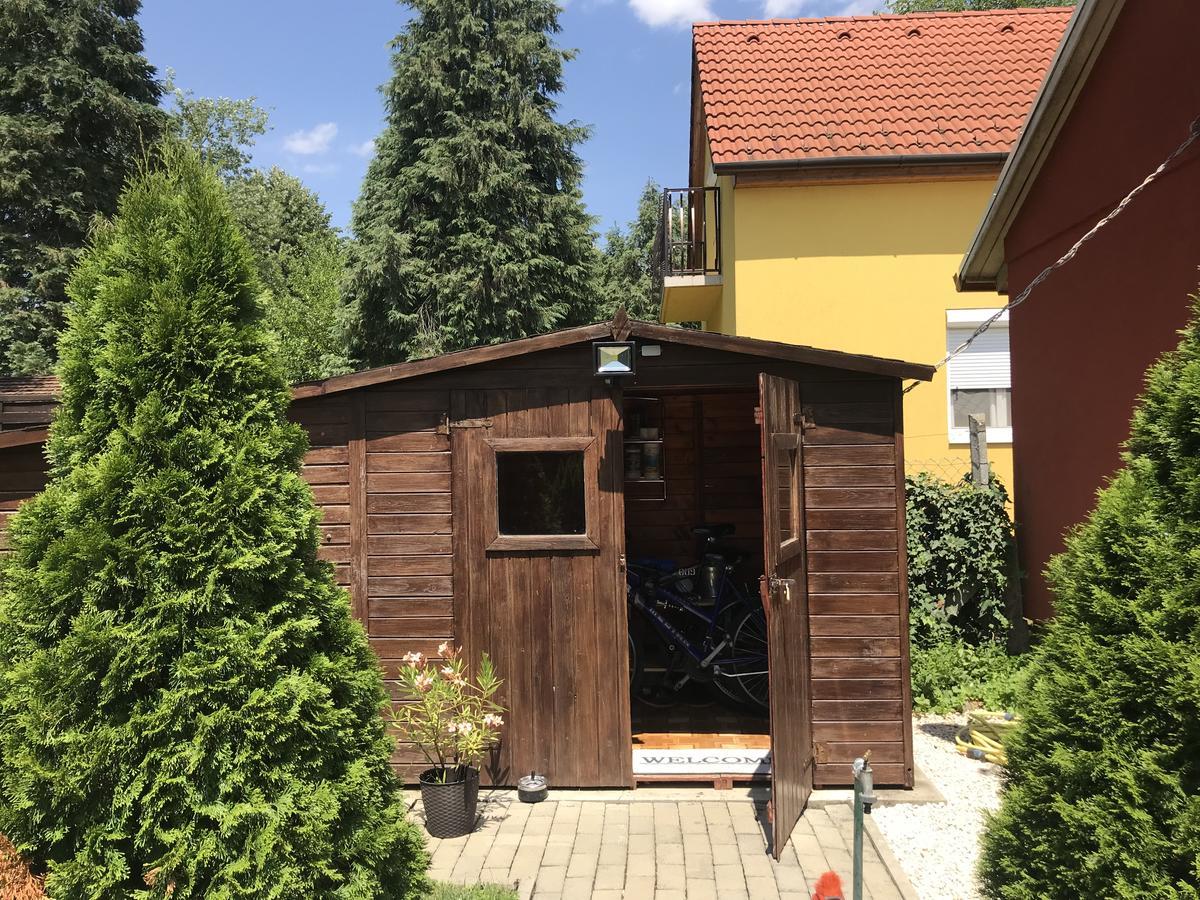 Gunarasi Villa Jacuzzival Dombóvár Екстериор снимка