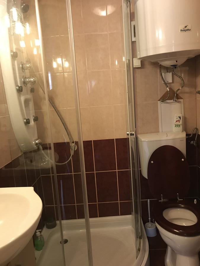 Gunarasi Villa Jacuzzival Dombóvár Екстериор снимка