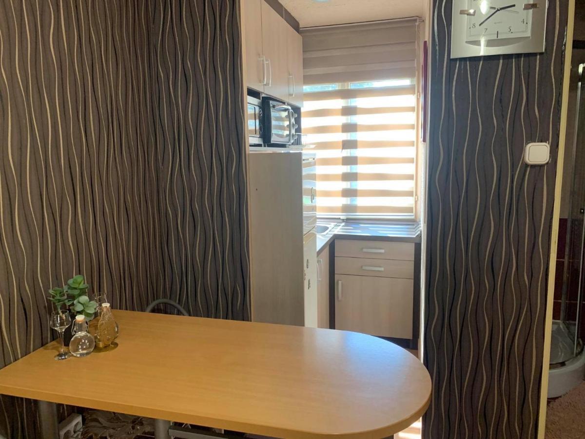 Gunarasi Villa Jacuzzival Dombóvár Екстериор снимка
