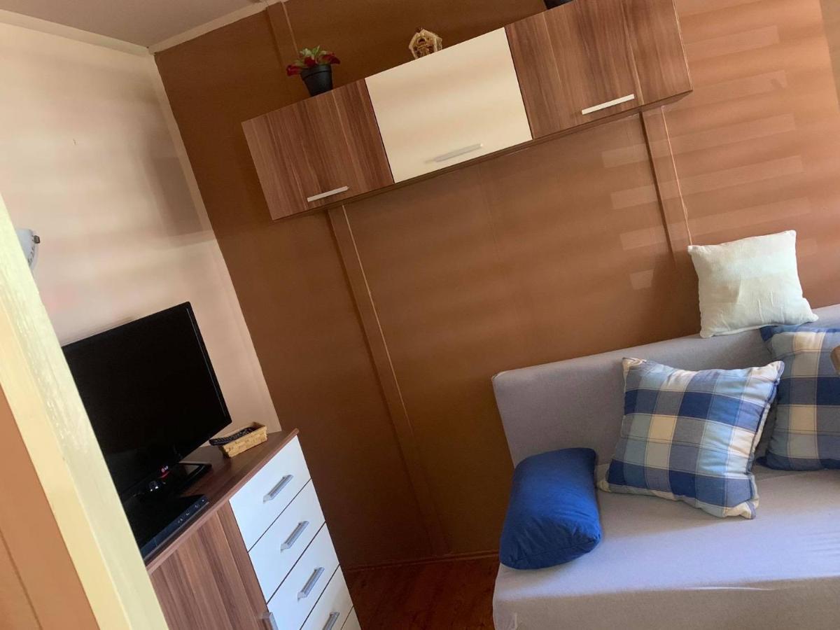Gunarasi Villa Jacuzzival Dombóvár Екстериор снимка