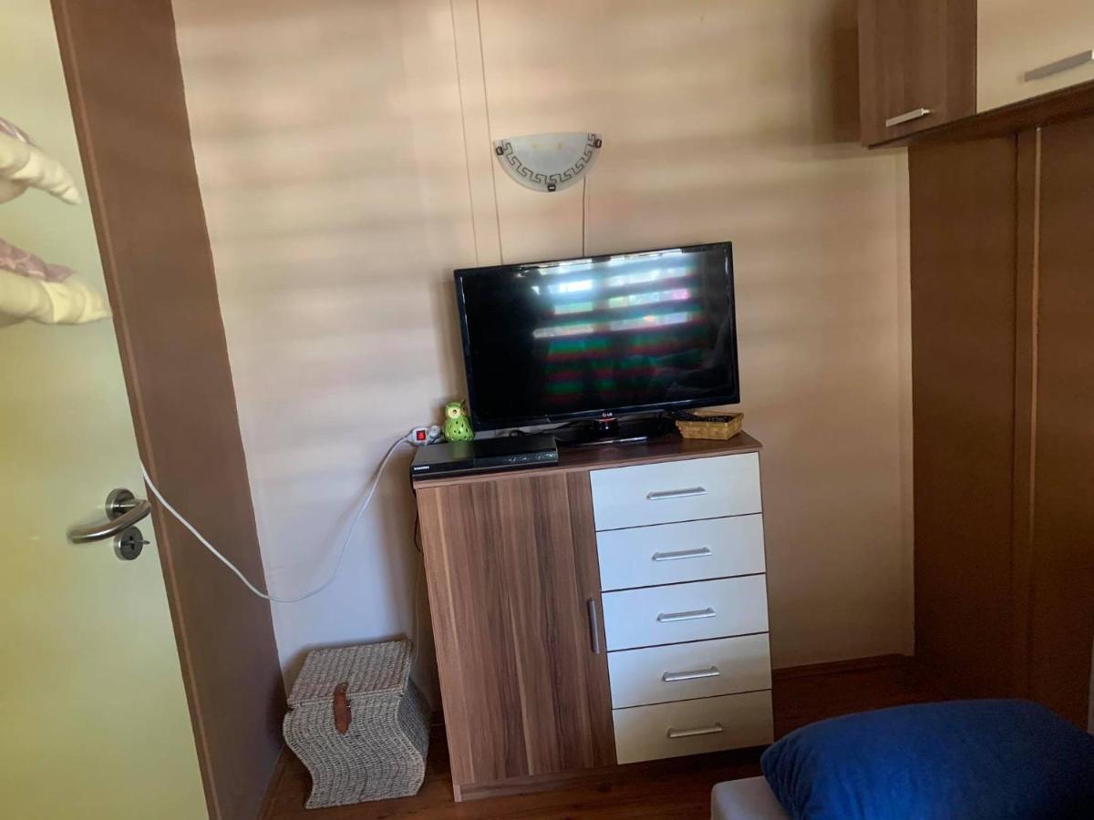 Gunarasi Villa Jacuzzival Dombóvár Екстериор снимка