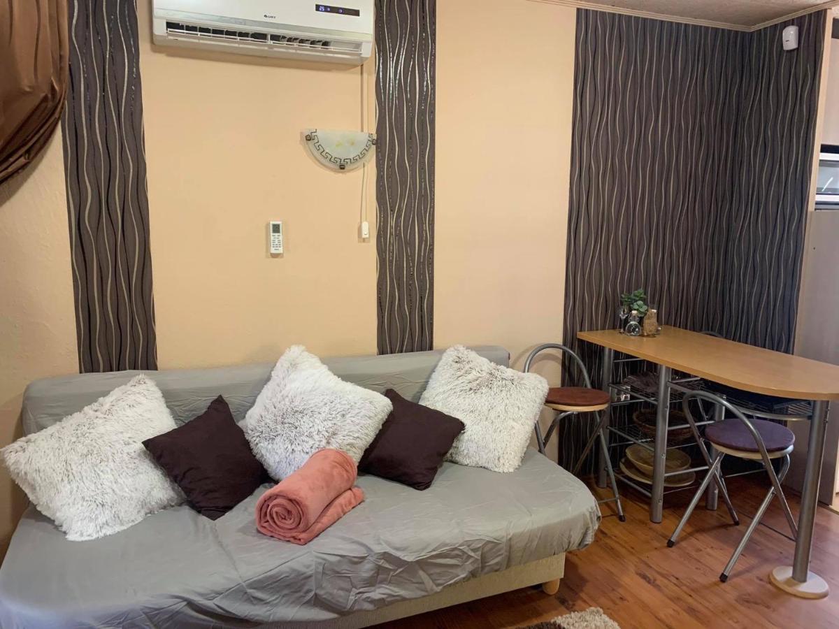Gunarasi Villa Jacuzzival Dombóvár Екстериор снимка