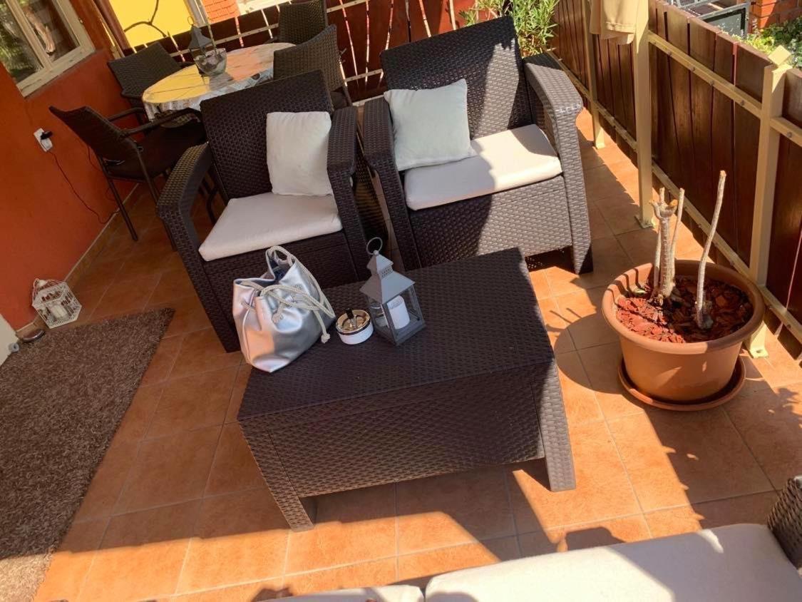 Gunarasi Villa Jacuzzival Dombóvár Екстериор снимка