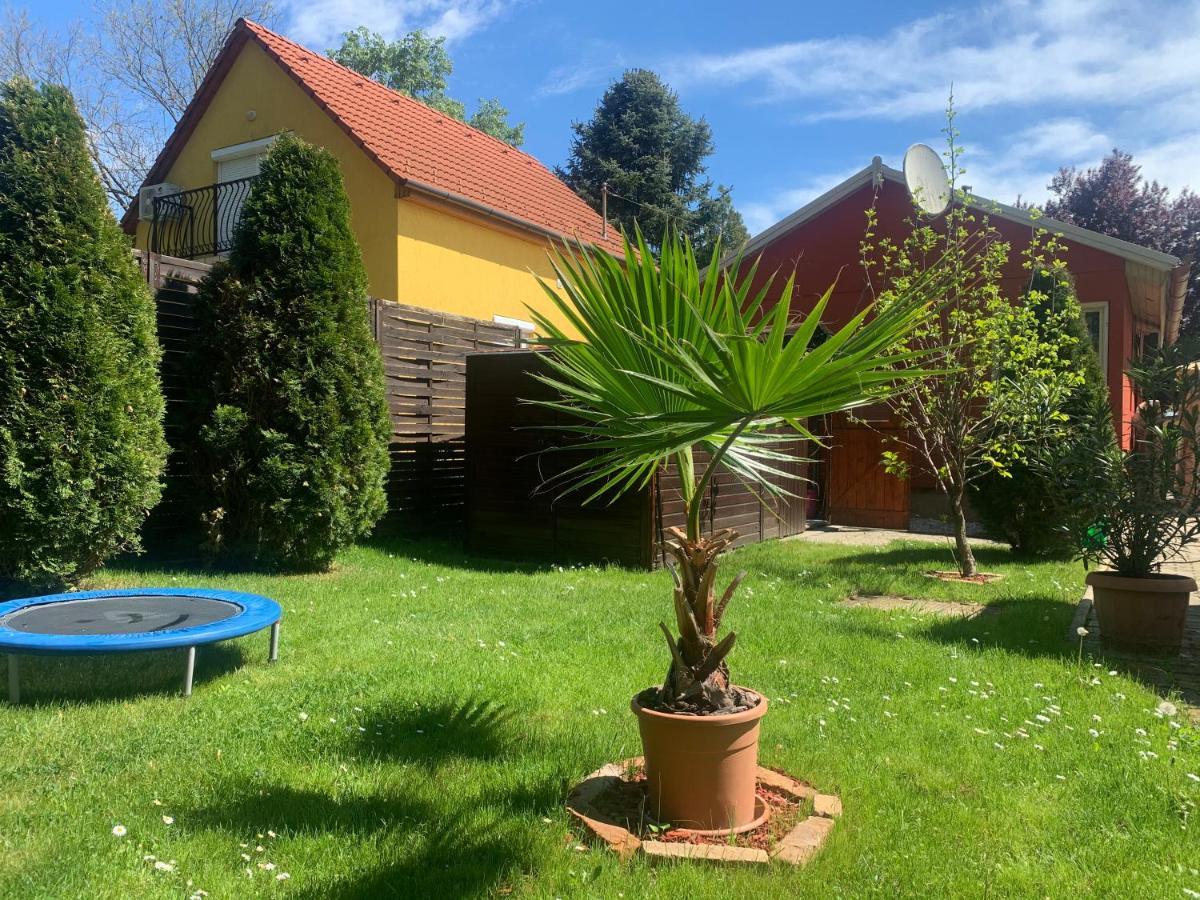 Gunarasi Villa Jacuzzival Dombóvár Екстериор снимка