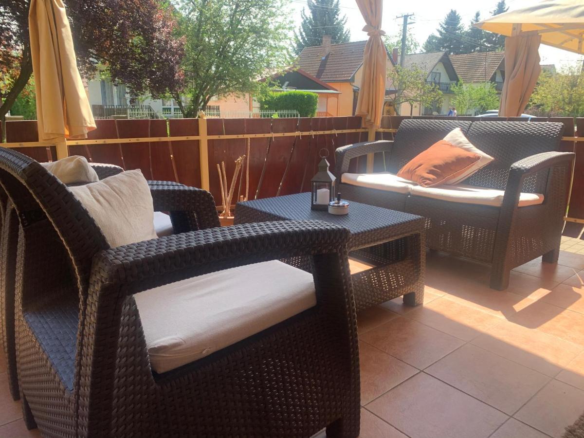 Gunarasi Villa Jacuzzival Dombóvár Екстериор снимка