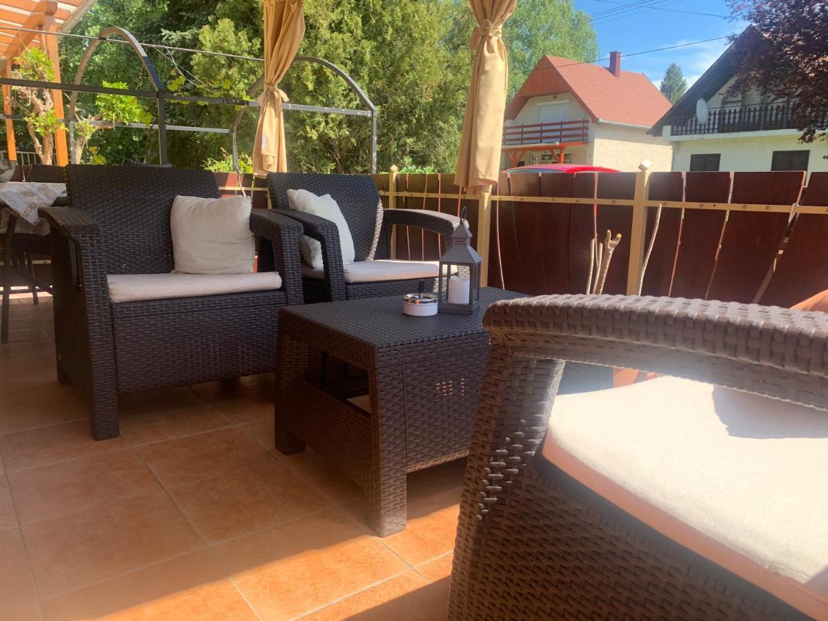 Gunarasi Villa Jacuzzival Dombóvár Екстериор снимка